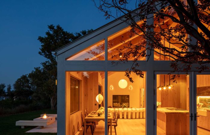 lutron-luxury-hamptons-barnhouse-1748x1102-2